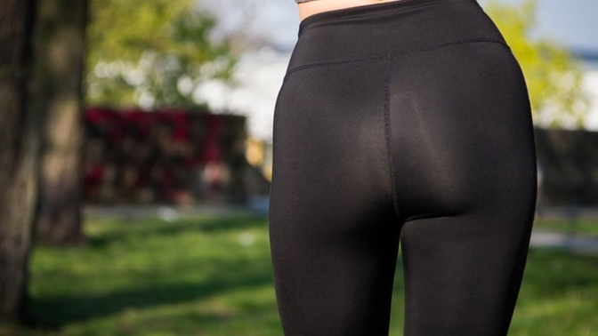 What does it mean when a girl wears no panties?