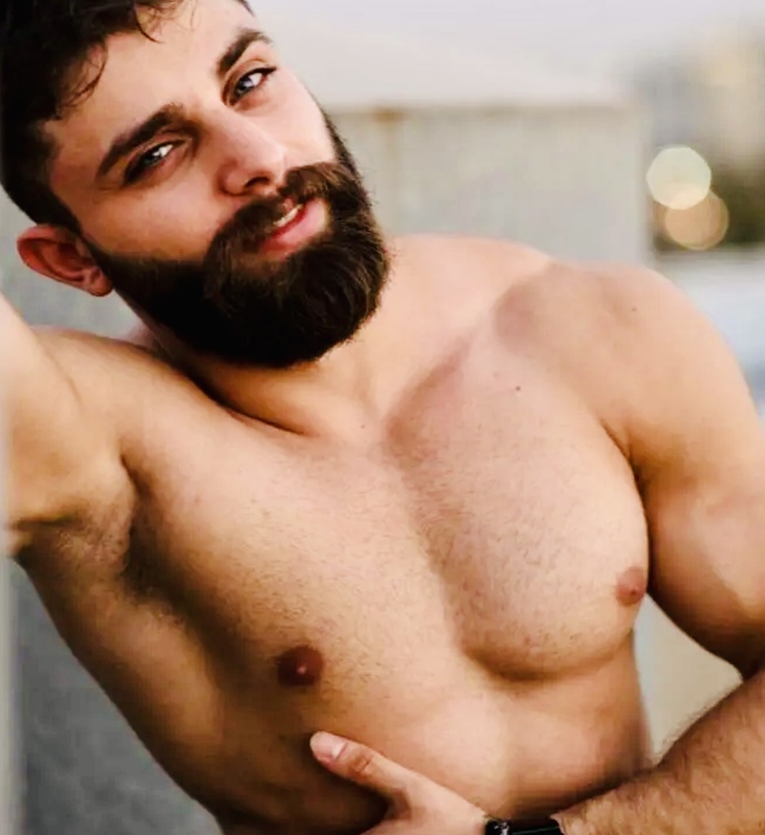 What should guys do with hairy armpits?