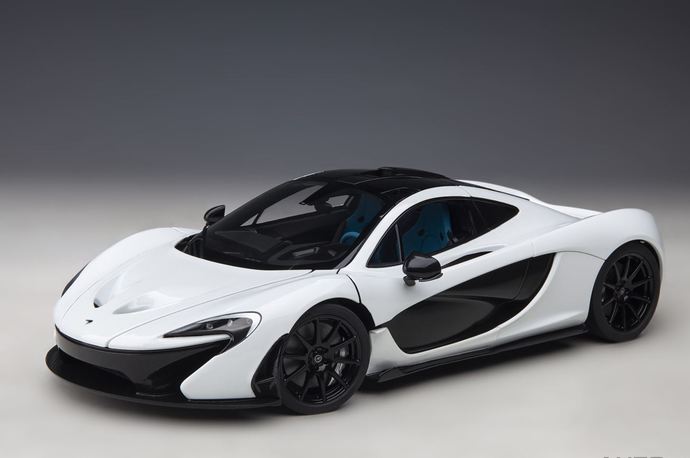 Which of these White AutoArt Models is your favorite, which one do you want to display?