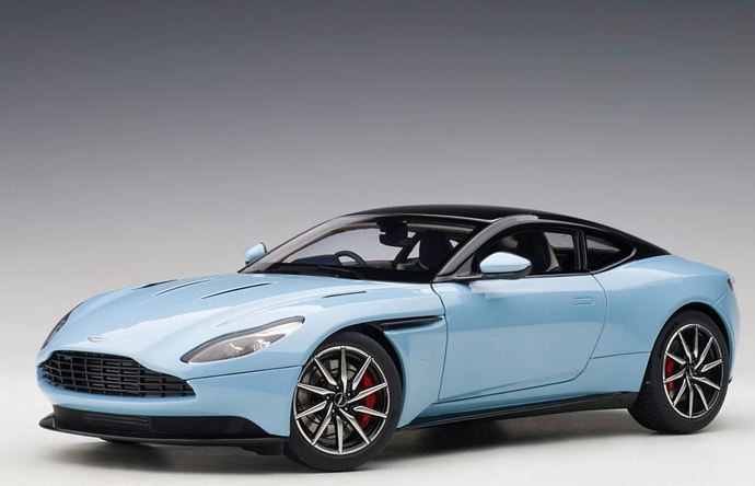 Which of these Green & Blue Autoart models is your favorite, which one would you display?
