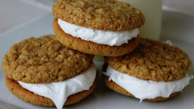 My boyfriend offered to give me a cream pie, but it just sounds weird. I like apple pie. Have you ever made a cream pie?