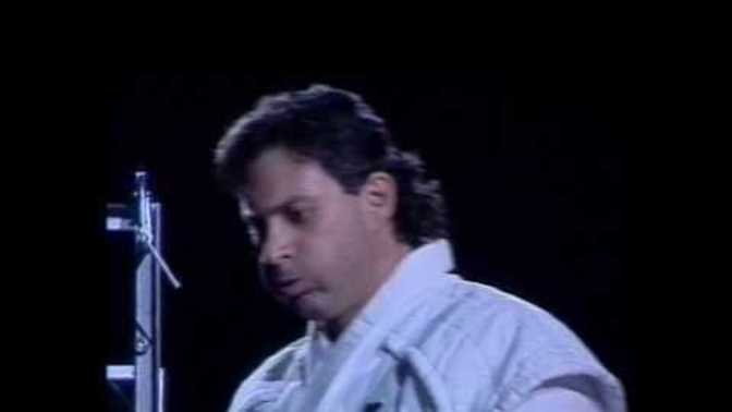 Have you ever seen the real Frank Dux break bulletproof glass?