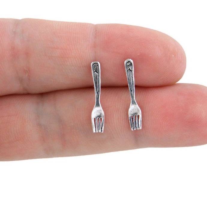 Guys, I dont have a law degree, but Ive watched every episode of Law & Order. Can I sue the fork company for making me fat?