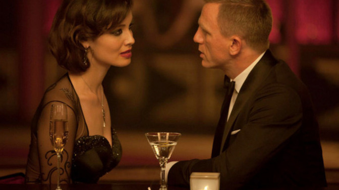 Why do guys not reveal that they have girlfriends as often as women do in conversation?