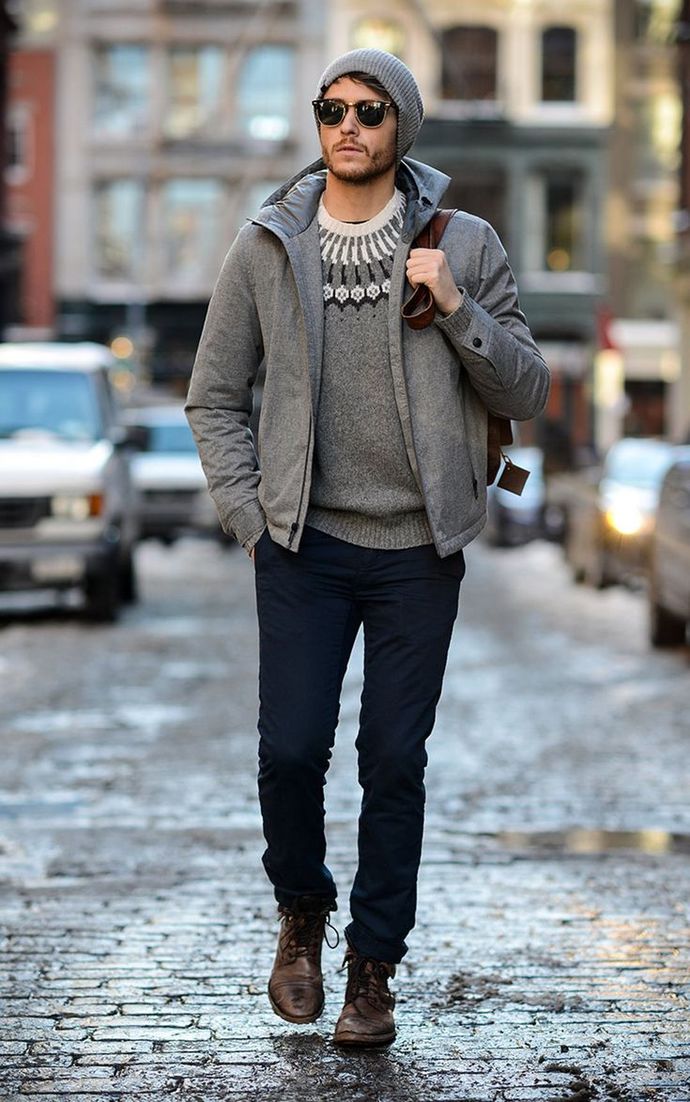 What type of clothes do you like to see your date wear on a first casual date?