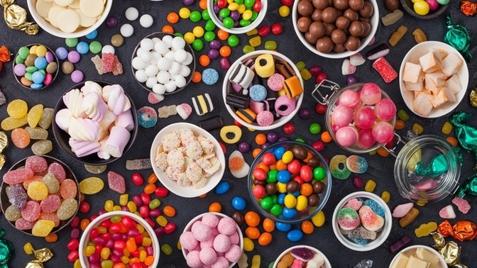 What holiday has your favorite candy? what’s the candy you love from this holiday?