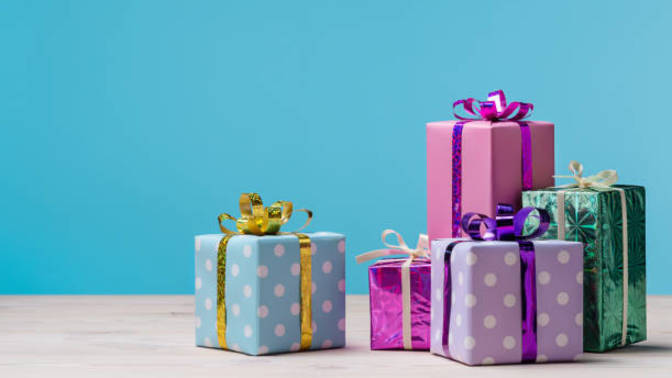 What should I gift my cousin for her birthday?