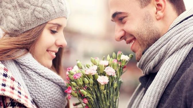 What should you say if a guy says you are beautiful?