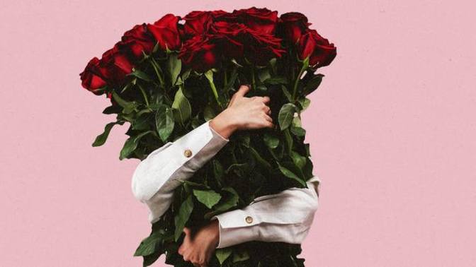 How do you know when someone is love bombing you?