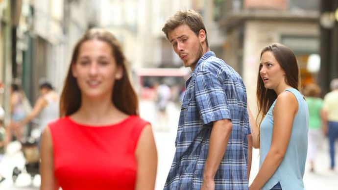 Why won’t my male call my boyfriend babe in his discord server?