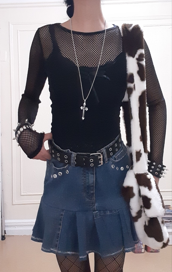 Made this skirt out of an old pair of thrifted Jeans, how did they come out?