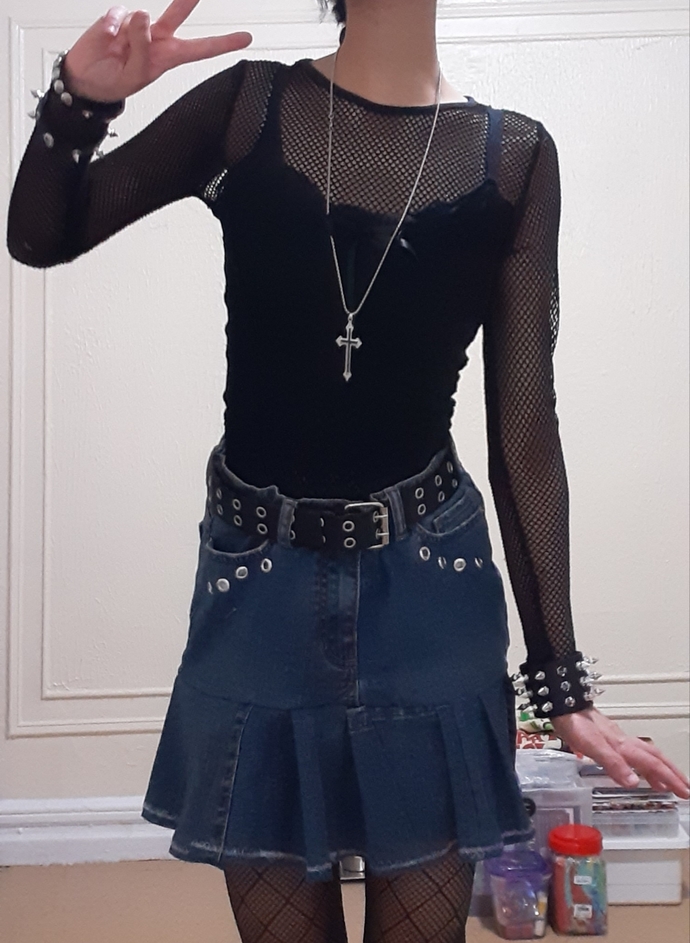 Made this skirt out of an old pair of thrifted Jeans, how did they come out?