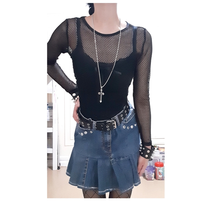 Made this skirt out of an old pair of thrifted Jeans, how did they come out?