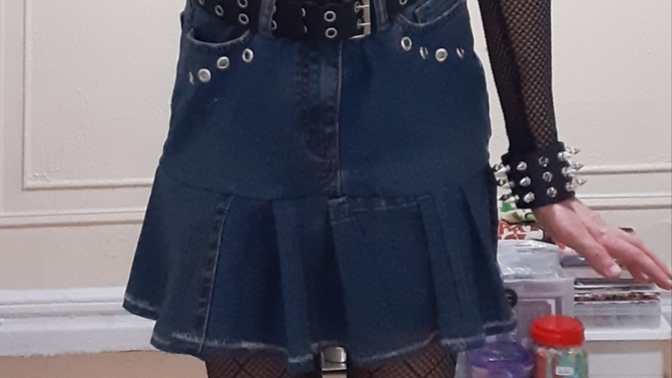 Made this skirt out of an old pair of thrifted Jeans, how did they come out?