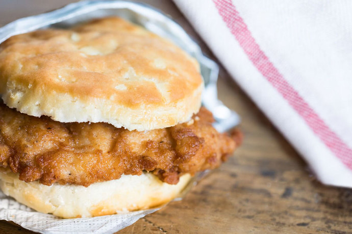 If you grew up in the 90’s what was your favorite elementary school breakfast and lunch food?