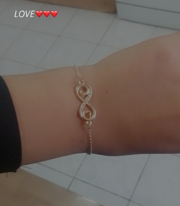 Is the necklace and bracelet I bought beautiful?
