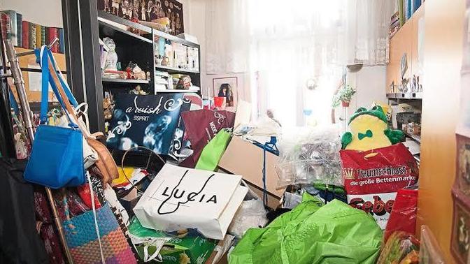How do I learn to stop being a hoarder?