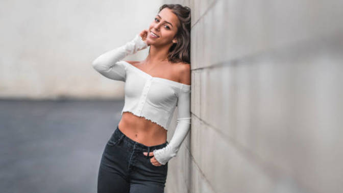 Guys, what do you think of women wearing crop tops?