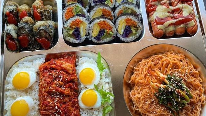 Which one of these Korean bento's would you eat for lunch?