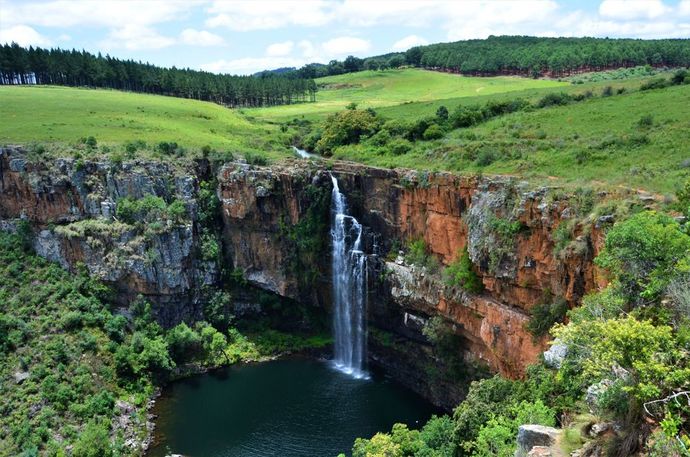 Kruger and Blyde vs Victoria Falls and Chobe? Which of these would be a better side trip from Cape Town?