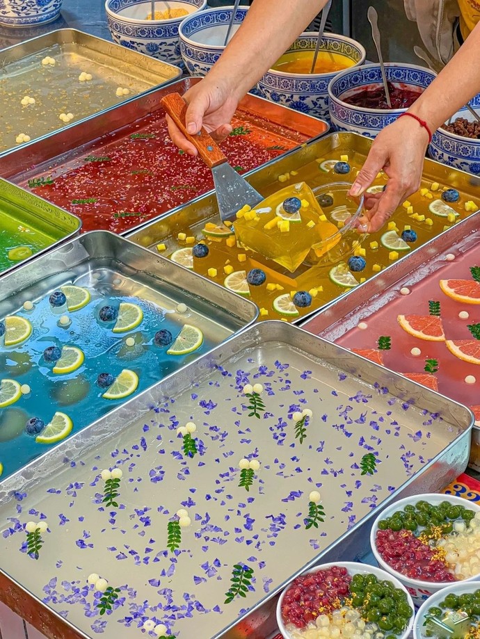 Would you eat Chinese sweet jelly for dessert?