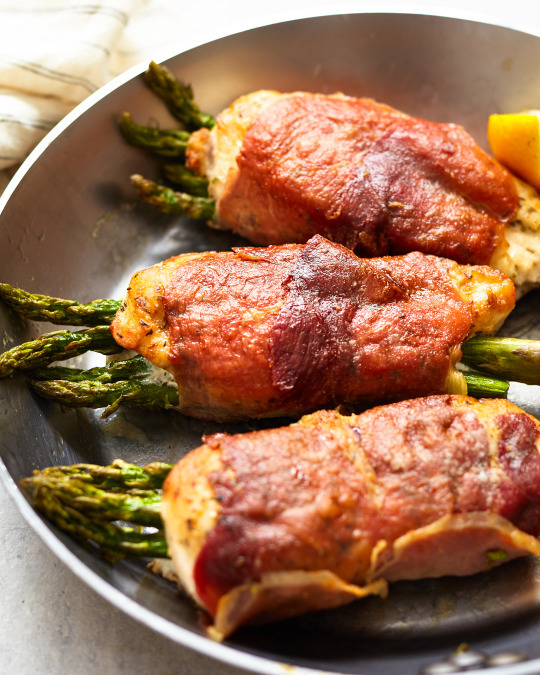 PROSCIUTTO WRAPPED CHICKEN ASPARAGUS.
