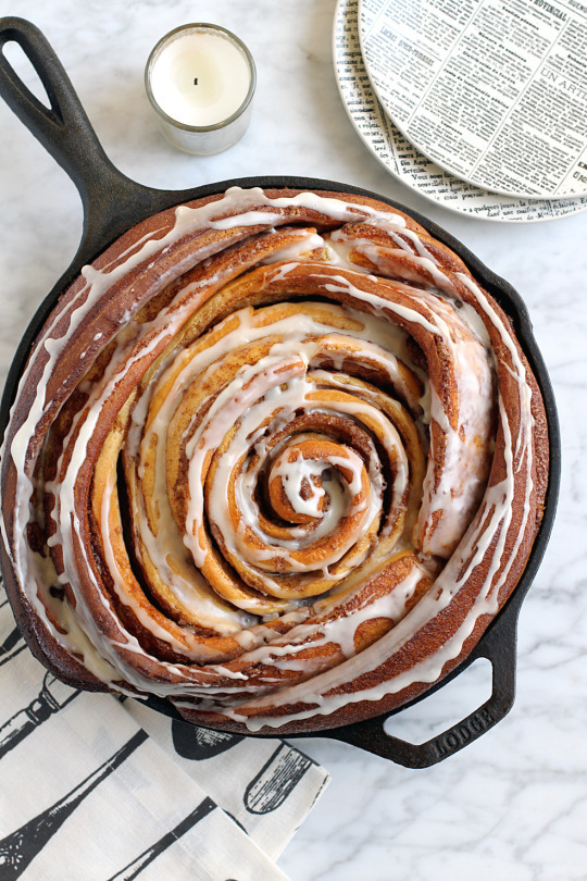 giant classic cinnamon rolls