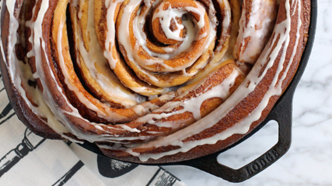 Which one of these cinnamon rolls would you eat?