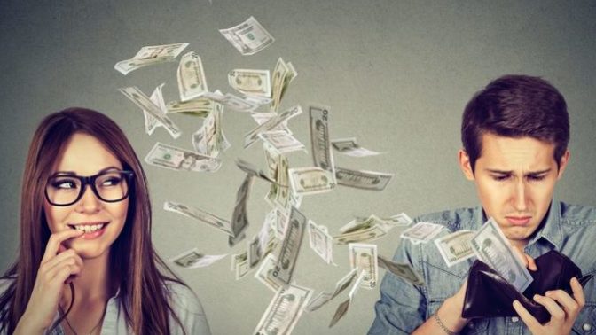 How to break a gold digger's heart?