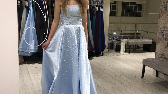 Do you like this prom dress?