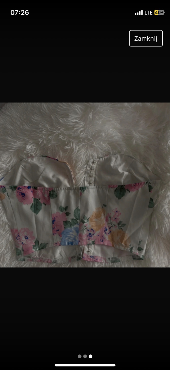 Is this corset pretty?