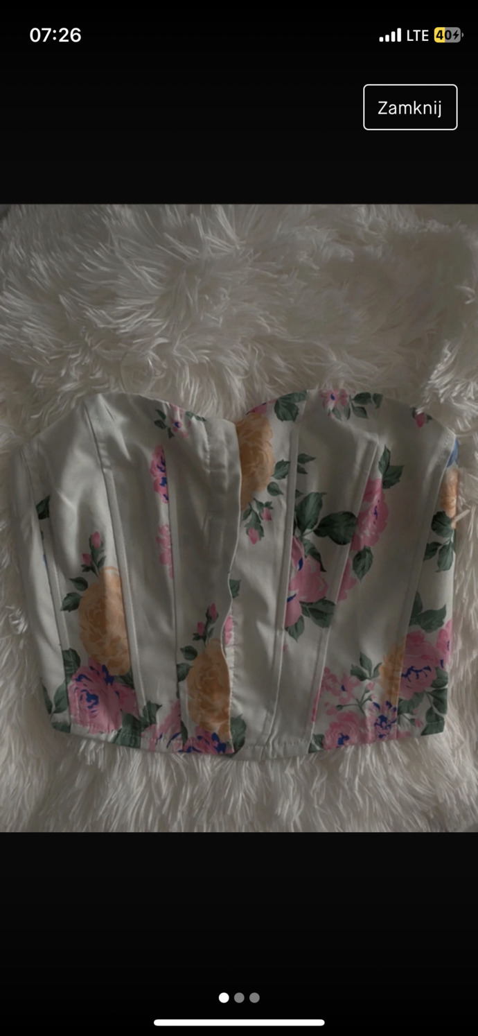 Is this corset pretty?