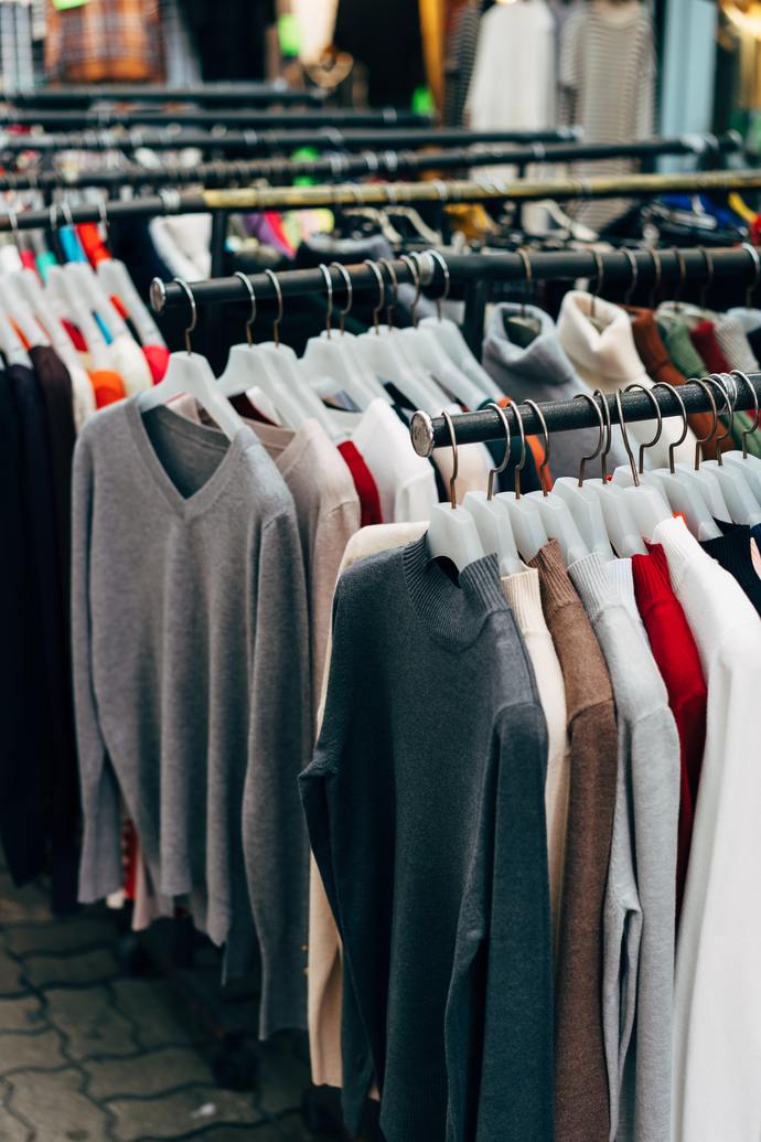 When purchasing a new clothing item, do you prefer buying from the manufacturer or from a retailer?