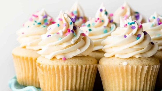 Cupcakes vs. Cake? Which do you prefer and why?