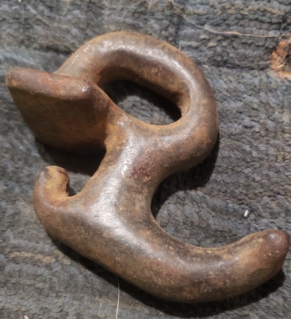 Does anyone kmow what this thing is? and /or what it was used for?