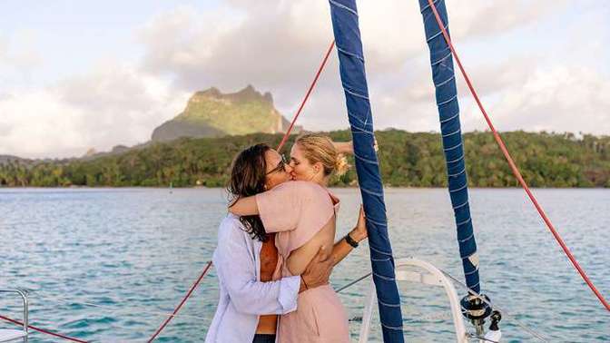 What should be the best gift from a husband to his wife on a honeymoon?