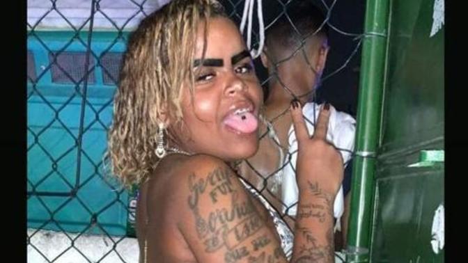 What do you think of this woman and her style?