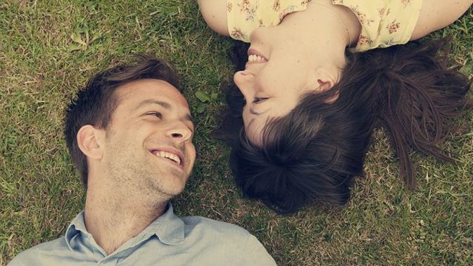 How old or young would you date?