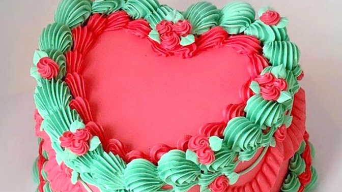 Which one is the prettiest cake, according to you?