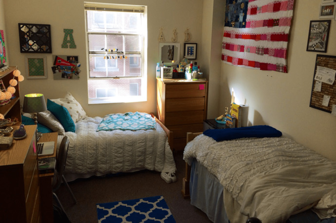 Girls, Sharing private space in a dormroom?