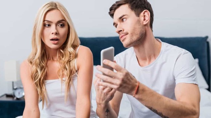 Am I wrong for telling my boyfriend that he shouldn't read my messages between me and a girlfriend?