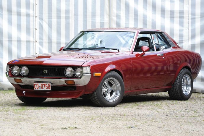 Which of these cars is your favorite, can you name the brand and model of these cars?