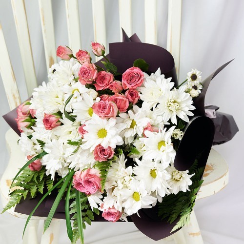 What kind of flower would make a cute gift?