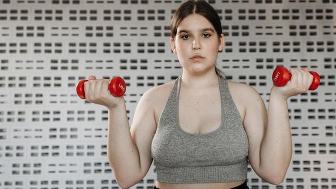 Why my girlfriend can’t lose weight?