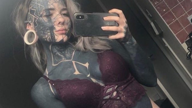 Do you think Nadine Anderson look is attractive?