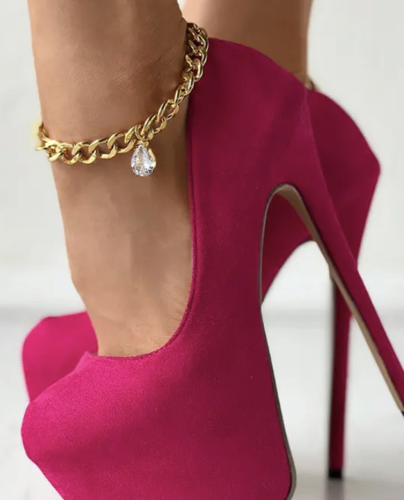 Girls why do you wear heels only to then complain about them?