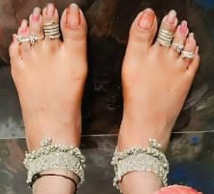 Girls, would you be willing to start wearing toe rings if your SO found them sexy?