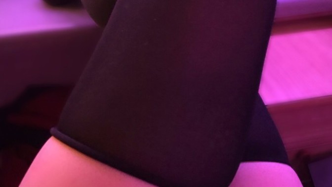 Do you like thigh squish?
