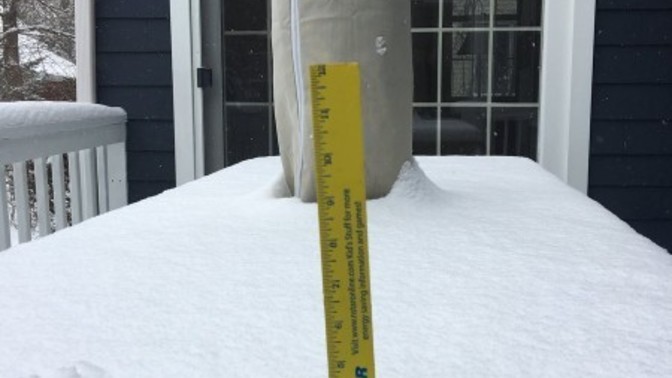 Is 4 inches a lot of snow?