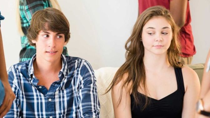 How to know if a stranger is interested in you?